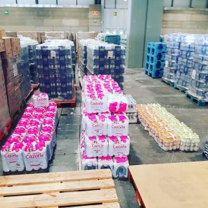 HOY HEMOS RECOGIDO CIENTOS DE LITROS DE BEBIDAS ISOTÓNICAS