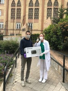 17 ABRIL REPARTIENDO  ELECTRODOMÉSTICOS EN LAS RESIDENCIAS DE LA COMUNIDAD DE MADRID