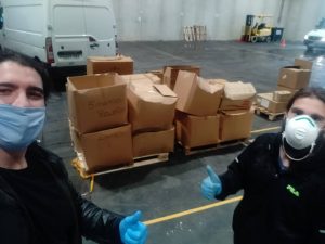 31  MARZO NUESTROS VOLUNTARIOS RECOGEN MANTAS Y COLCHAS DE HOTELES MADRILEÑOS PARA IFEMA